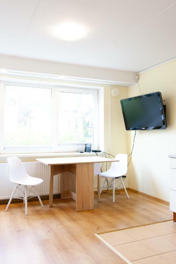 Sunny Studio With Parking, Self-Check-In & Wi-Fi Tallinn Extérieur photo