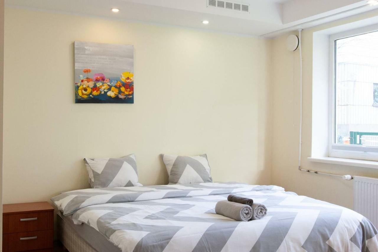 Sunny Studio With Parking, Self-Check-In & Wi-Fi Tallinn Extérieur photo