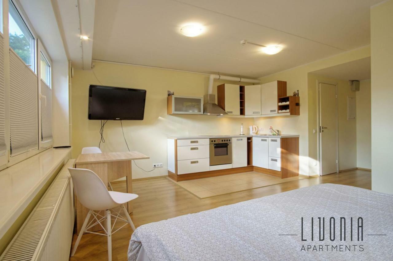Sunny Studio With Parking, Self-Check-In & Wi-Fi Tallinn Extérieur photo