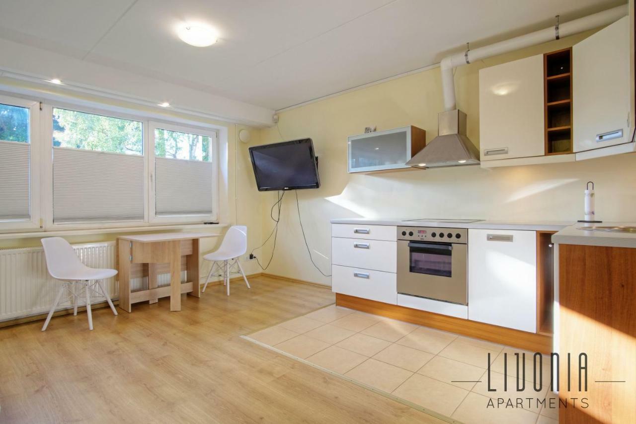 Sunny Studio With Parking, Self-Check-In & Wi-Fi Tallinn Extérieur photo