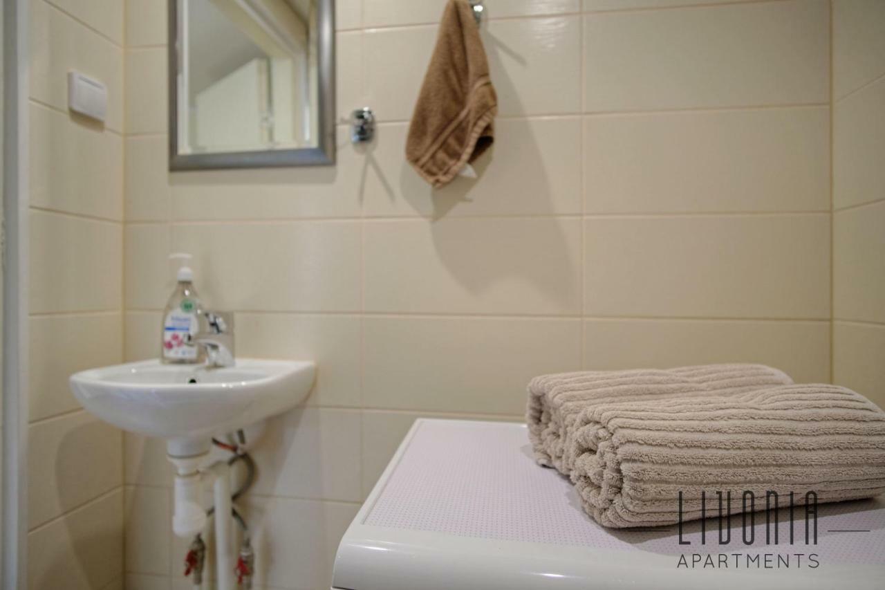 Sunny Studio With Parking, Self-Check-In & Wi-Fi Tallinn Extérieur photo