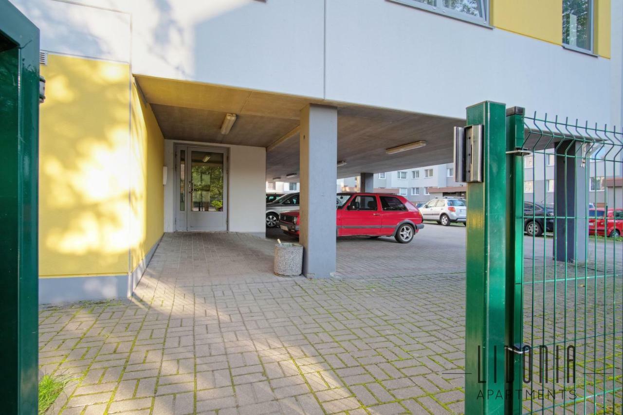 Sunny Studio With Parking, Self-Check-In & Wi-Fi Tallinn Extérieur photo